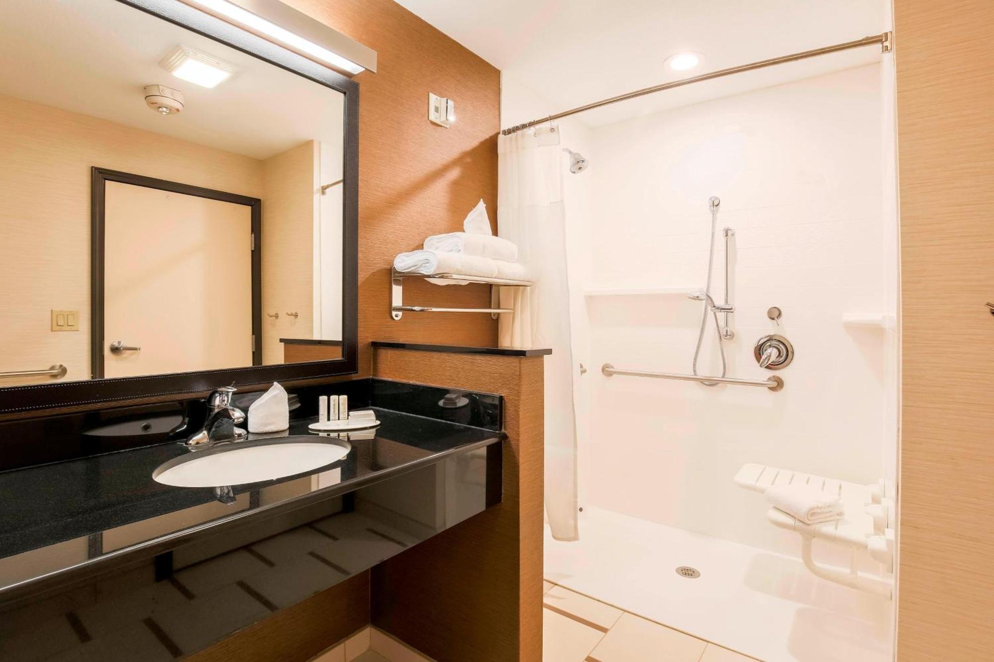 Fairfield Inn & Suites By Marriott Pleasanton Luaran gambar